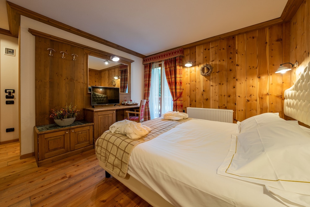

Torino - Gressoney-la-Trinité - Lo Scoiattolo Hotel