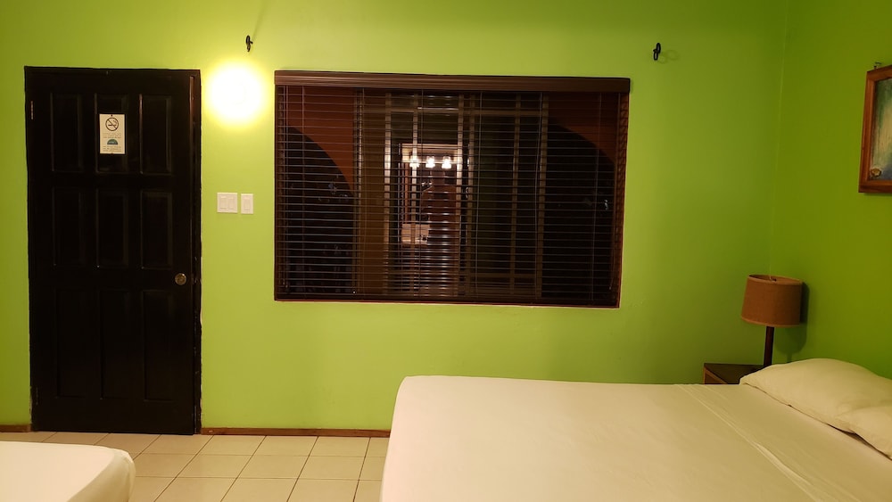 

Brindisi - Negril - Sunrise Club Hotel Restaurant & Bar