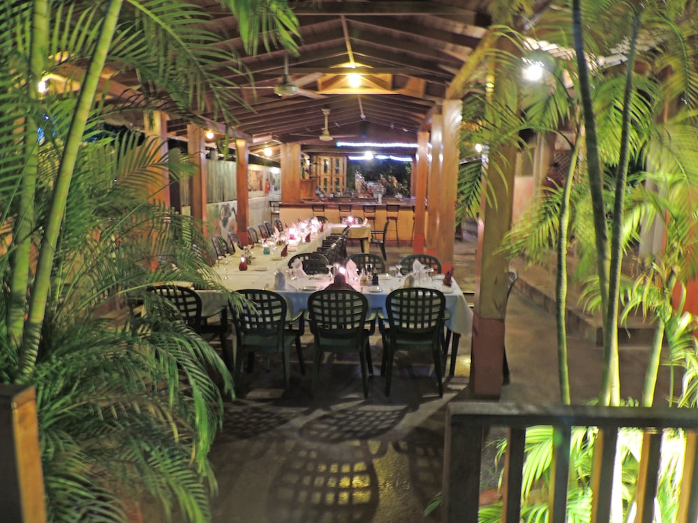 

Venezia - Negril - Sunrise Club Hotel Restaurant & Bar