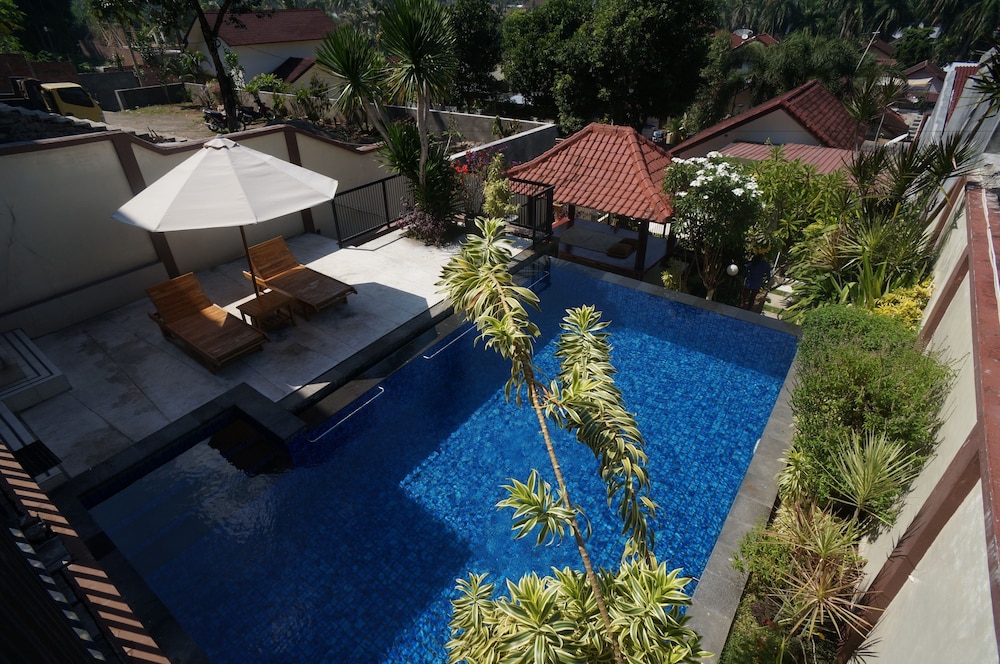 

Milano - Senggigi - Villa Mataano