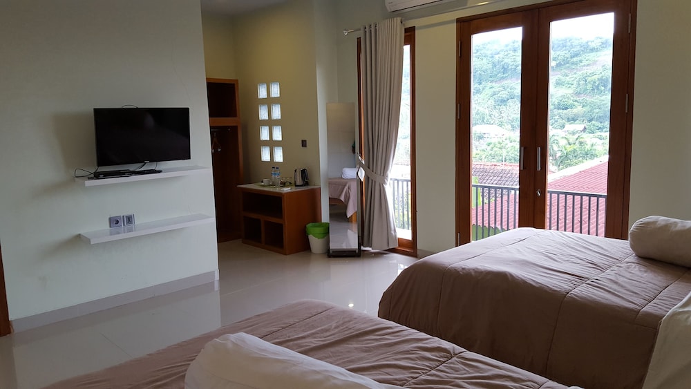 

Roma - Senggigi - Villa Mataano