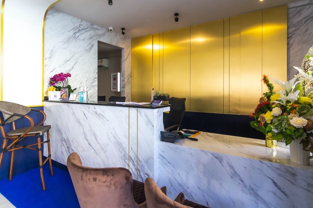 

Milano - Ratsada - Montree Phuket Hotel