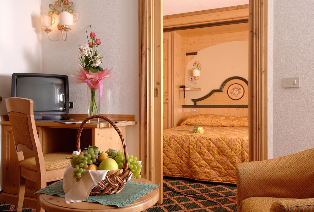 

Napoli - Moena - Hotel Monzoni - San Pellegrino