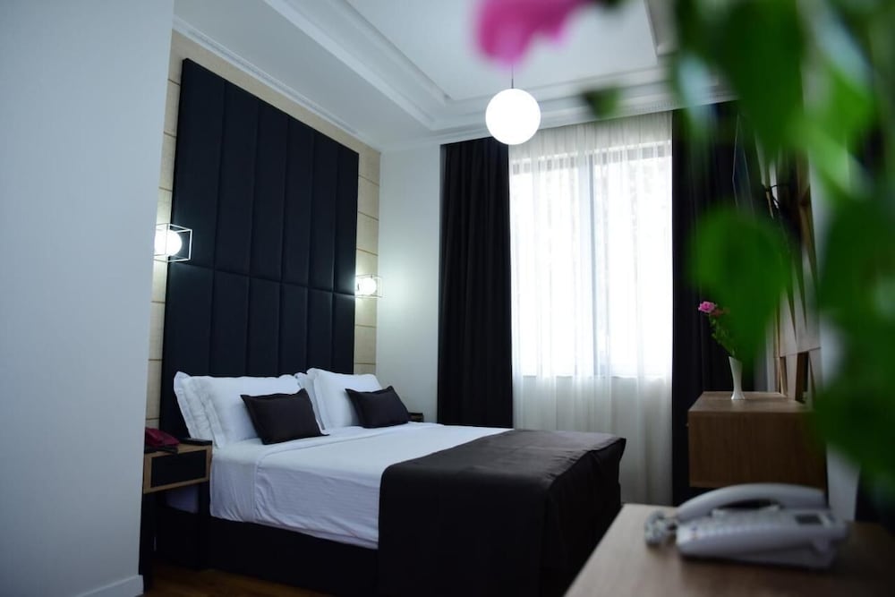 

Pescara - Tirana - Hotel Comfort