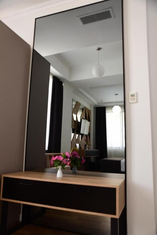

Brindisi - Tirana - Hotel Comfort