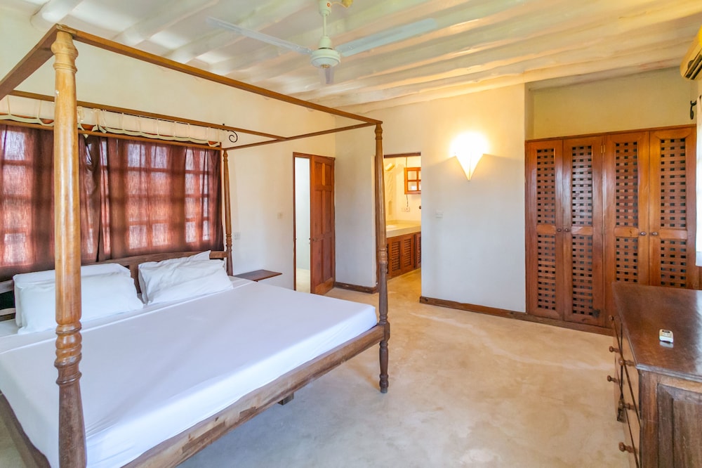 

Napoli - Marafiki - Pearls and Corals Resort