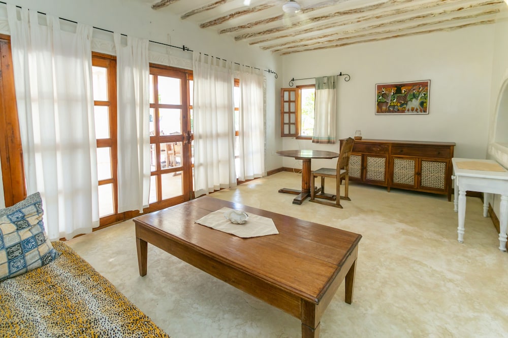 

Roma - Marafiki - Pearls and Corals Resort