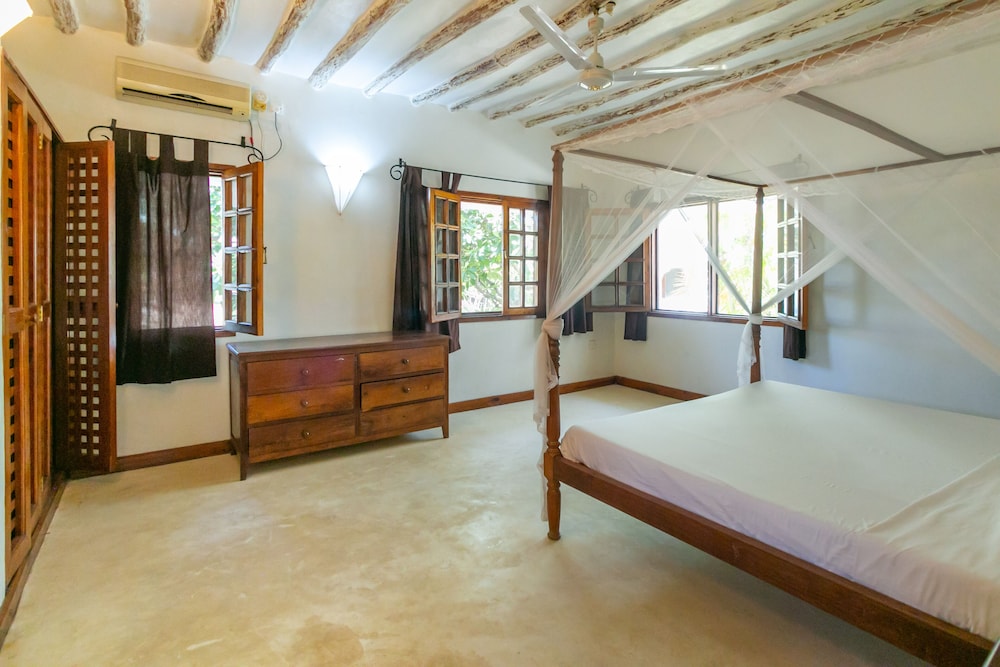 

Roma - Malindi - Pearls and Corals Resort