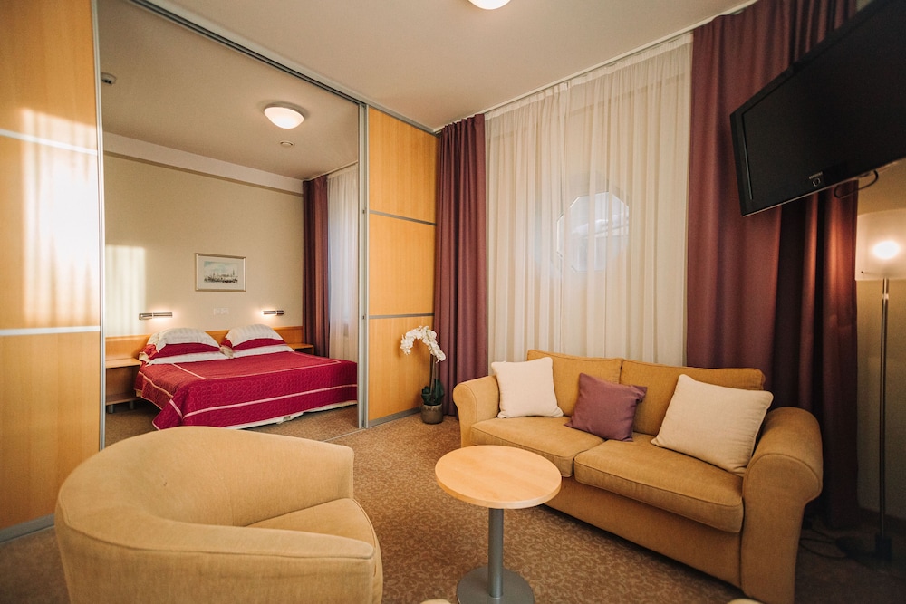 

Venezia - Peetri - Rixwell Viru Square Hotel Tallinn