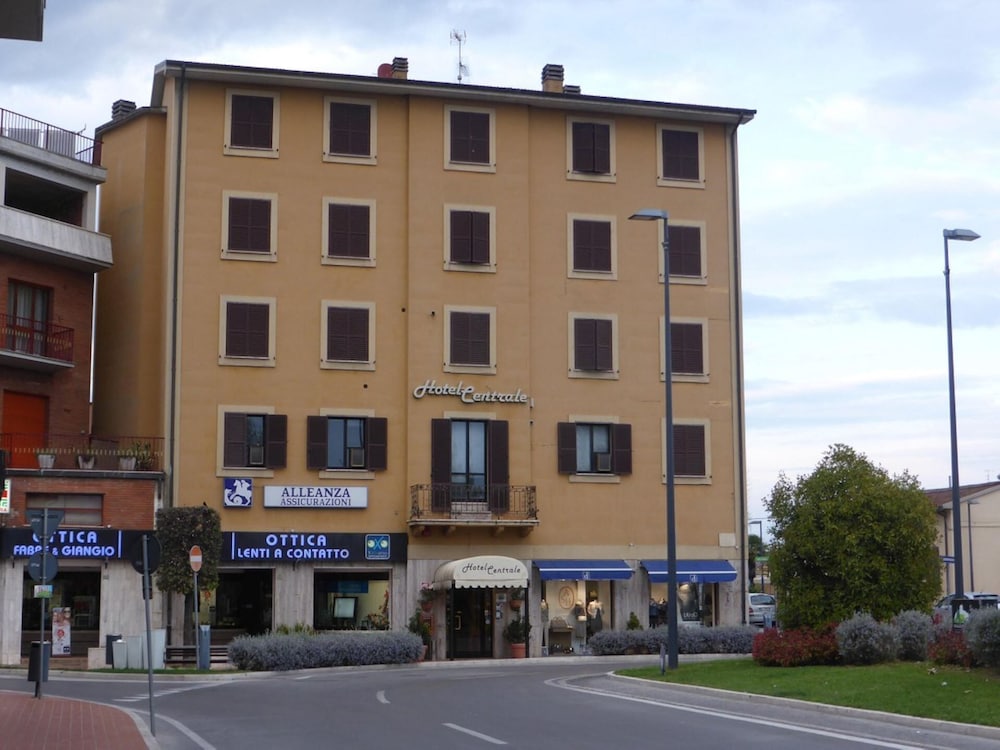 

Catania - Umbria, Italia - Hotel Centrale