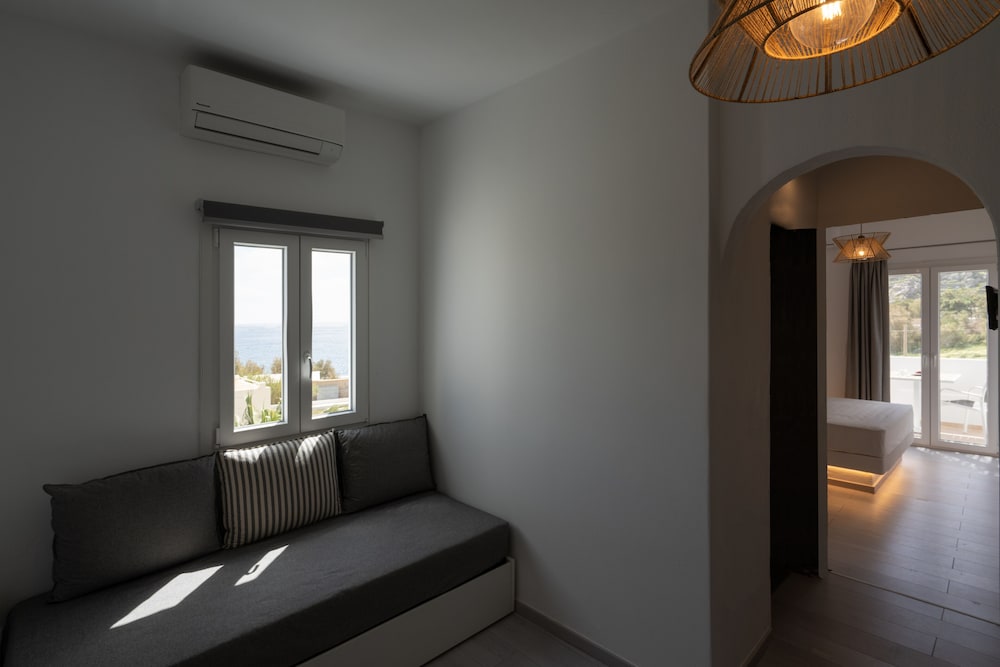 

Bologna - Imerovigli - Sunray Lodgings