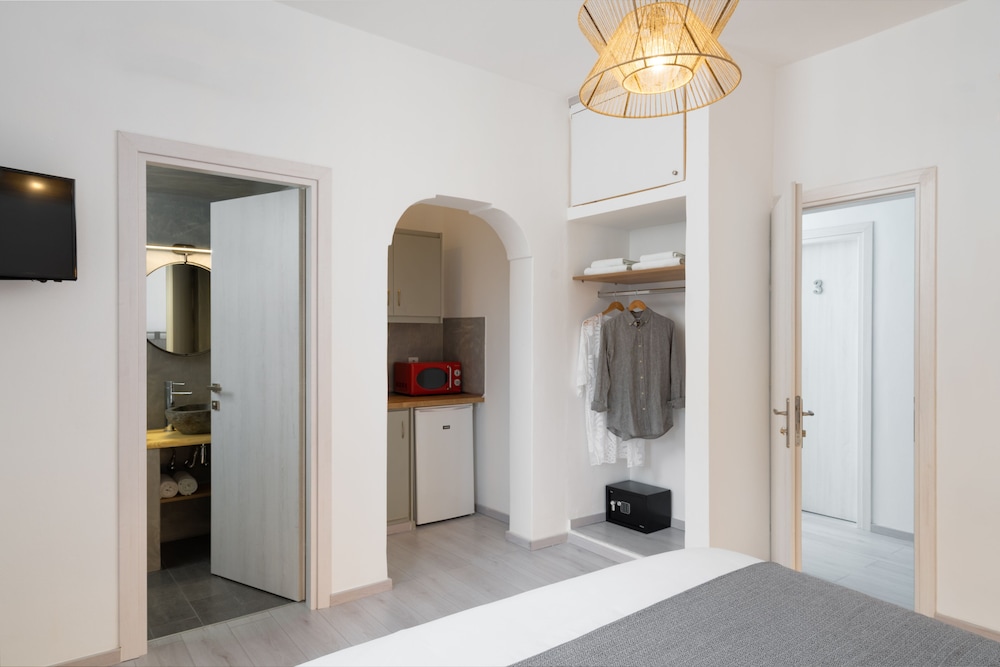 

Venezia - Imerovigli - Sunray Lodgings