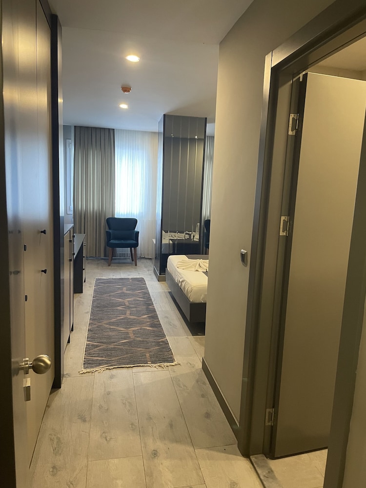 

Napoli - Beylikduzu - Agora Royal Hotel