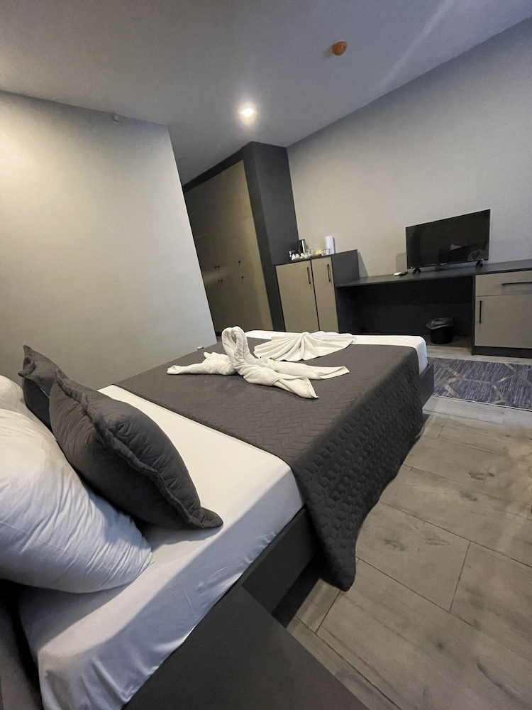 

Napoli - Beylikduzu - Agora Royal Hotel