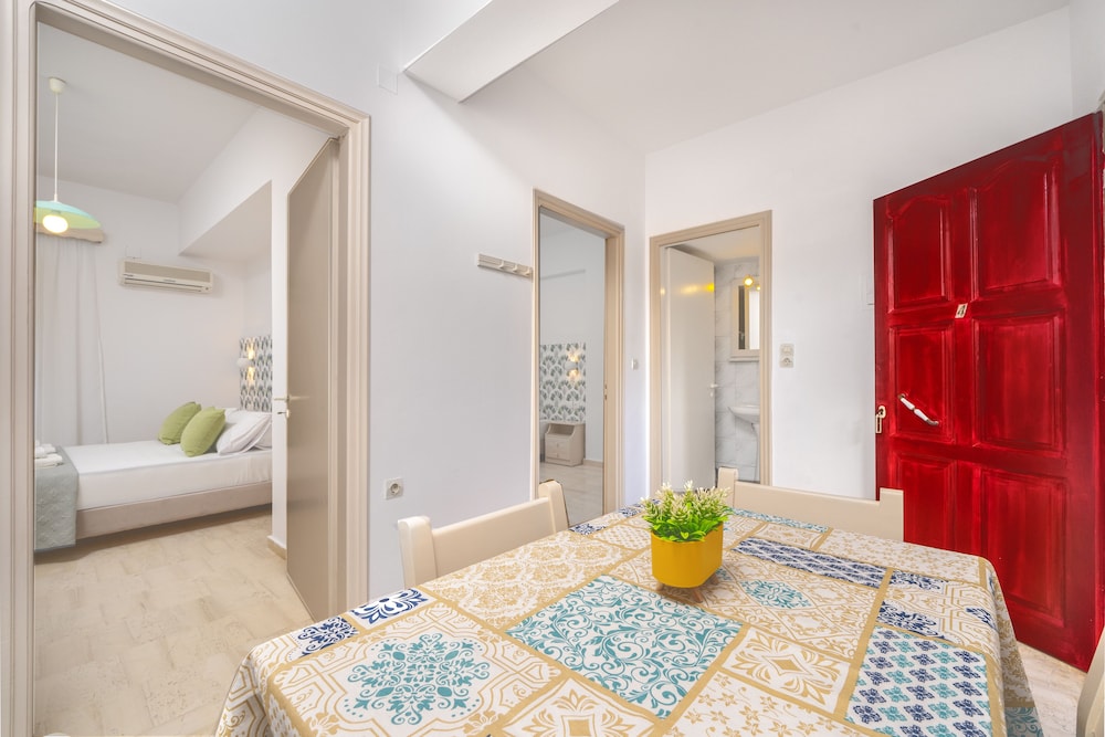 

Milano - Vasilikos - Pyrgaraki Studios and Apartments