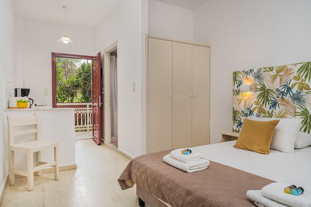 

Verona - Vasilikos - Pyrgaraki Studios and Apartments