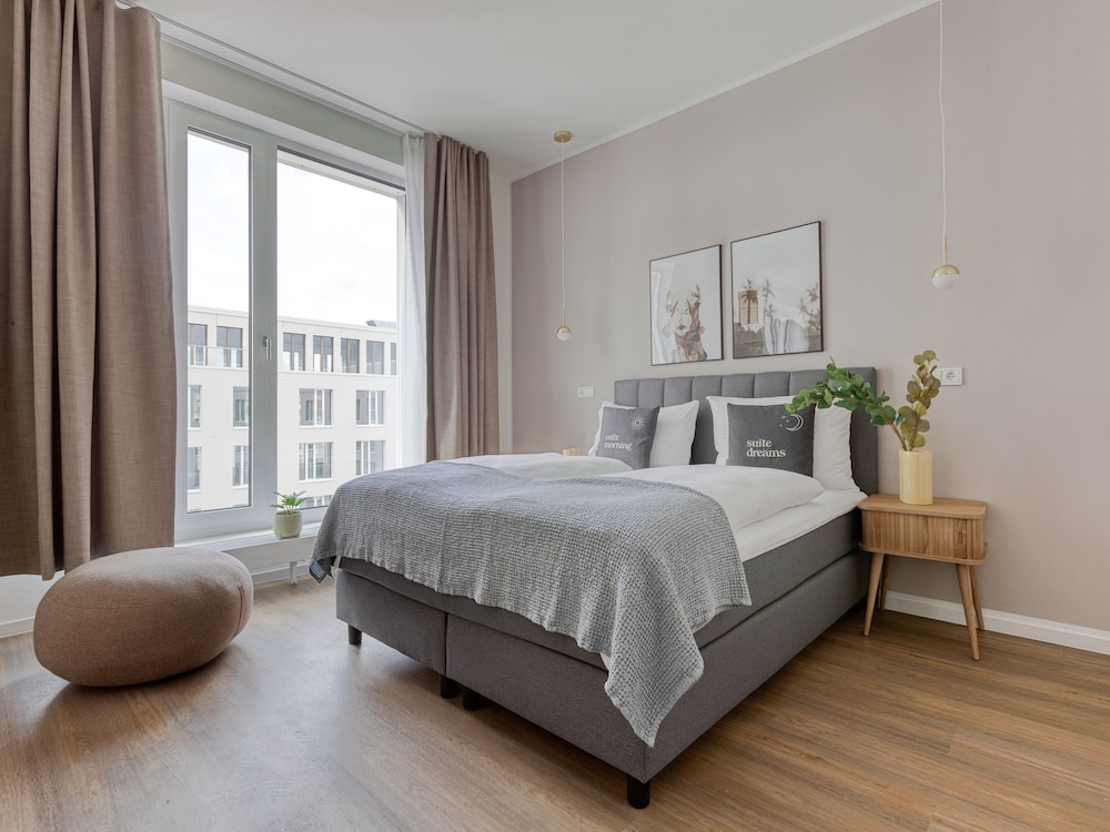 

Bologna - Berlin-Tegel - limehome Berlin Müllerstraße