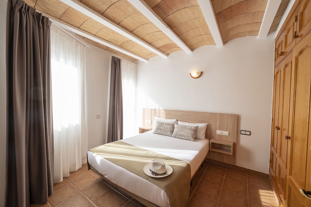 

Milano - Es Cubells - Apartamentos Blanco Sol