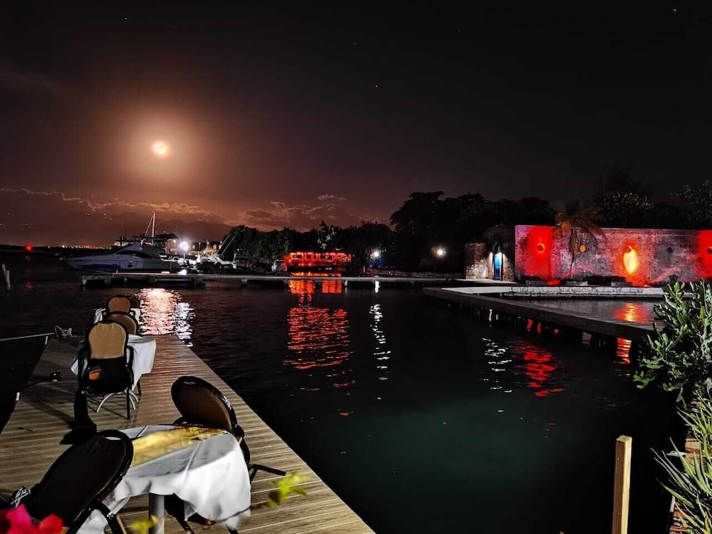 

Roma - Kingston - Grand Hotel Excelsior Port Royal