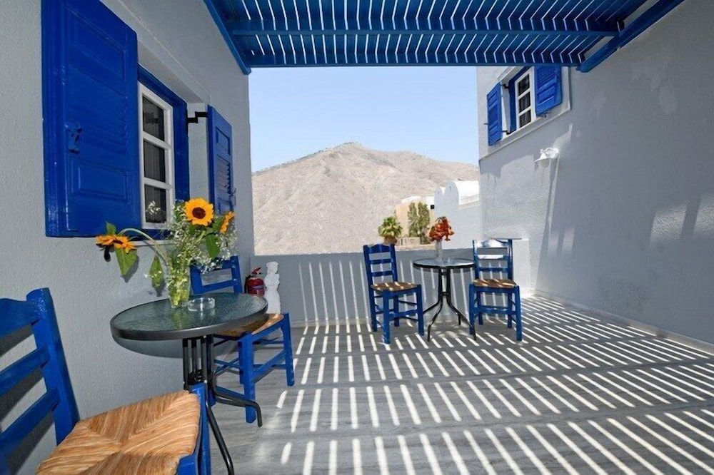 

Bologna - Mesariá - Lunar Santorini Hotel