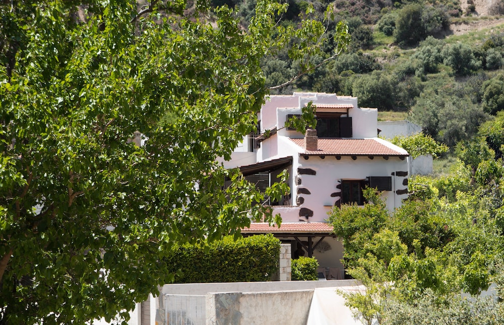 

Bari - Soúgia - Monastery Estate Guesthouse