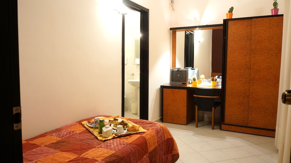 

Bologna - Rossano Calabro - Hotel Scigliano