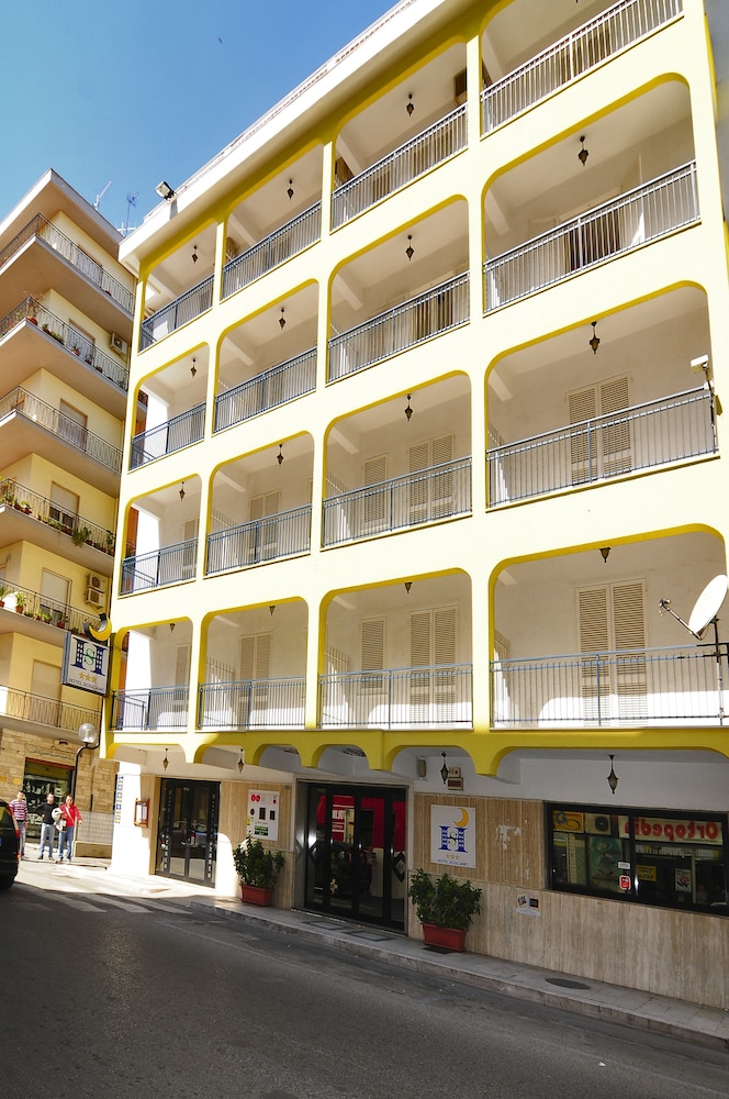 

Napoli - Rossano Calabro - Hotel Scigliano