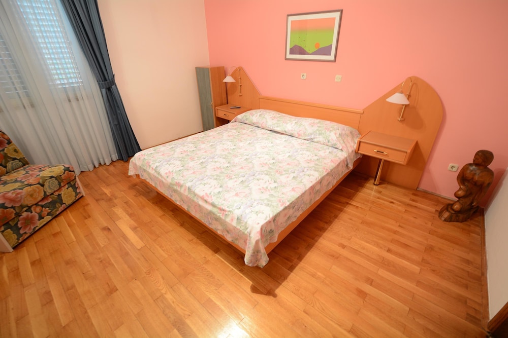 

Bari - Slano - Beach Villa Ratac