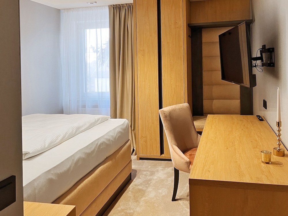 

Bari - Reutlingen - DORMERO Hotel Reutlingen