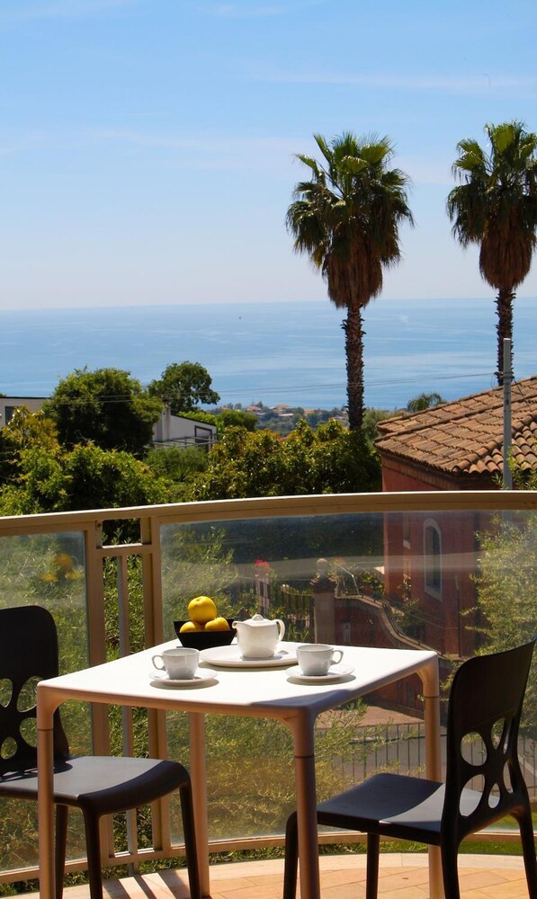 

Milano - Acireale - Catania Hills Residence