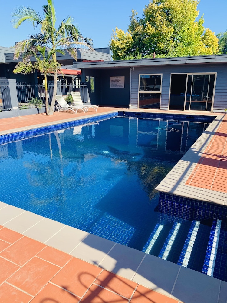 

Milano - Melbourne - Sunshine Motor Inn