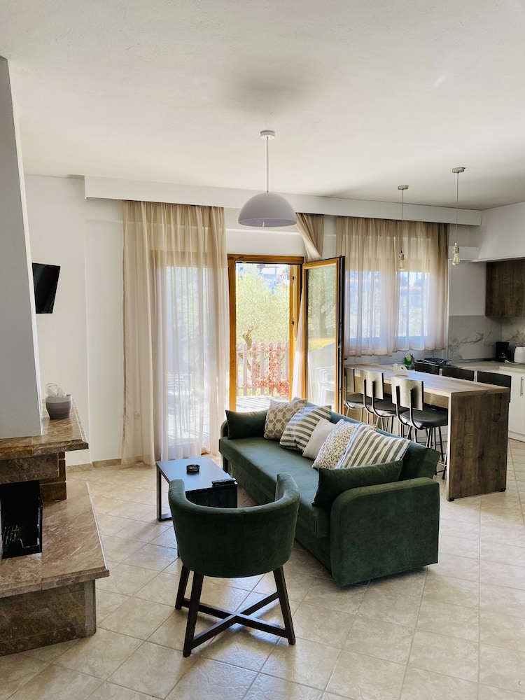 

Bologna - Kassandria - Elani Elaia Villas