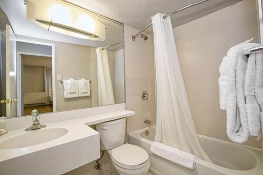 

Roma - Toronto - Town Inn Suites Hotel