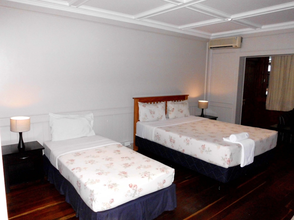 

Roma - Suva - Southern Cross Hotel Fiji