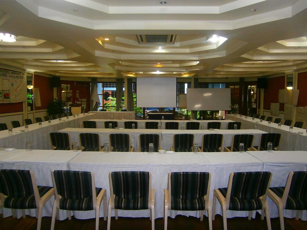 

Roma - Suva - Southern Cross Hotel Fiji