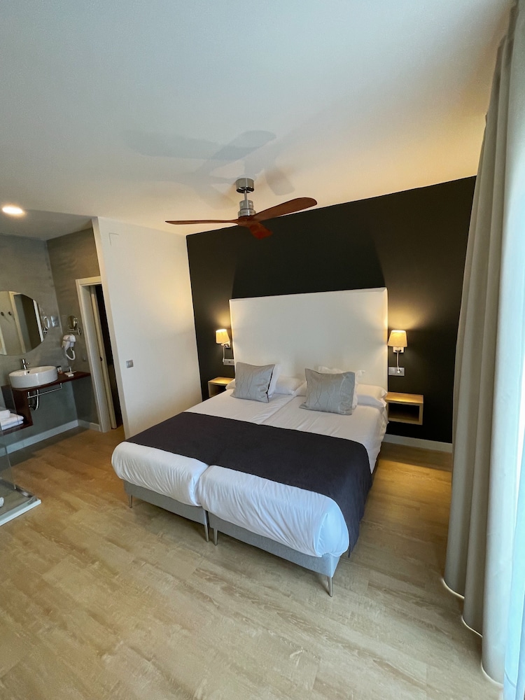 

Verona - Rincón de la Victoria - Añoreta Suites