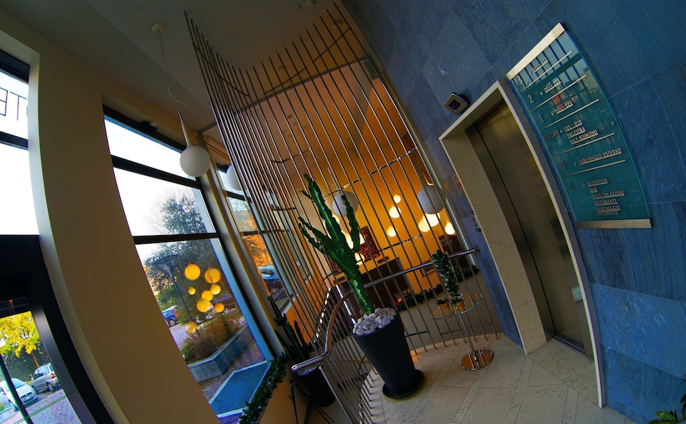 

Salerno - Monza - Hotel Sporting Cologno