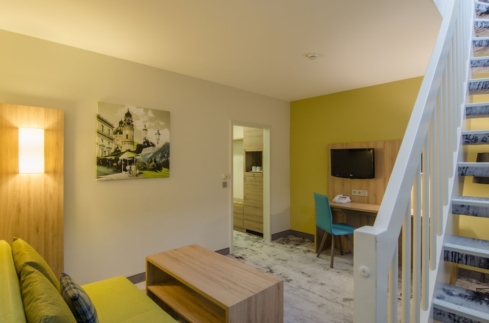 

Roma - Monaco di Baviera - Holiday Inn Munich - Unterhaching