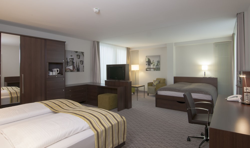 

Catania - Monaco di Baviera - Holiday Inn Munich - Unterhaching