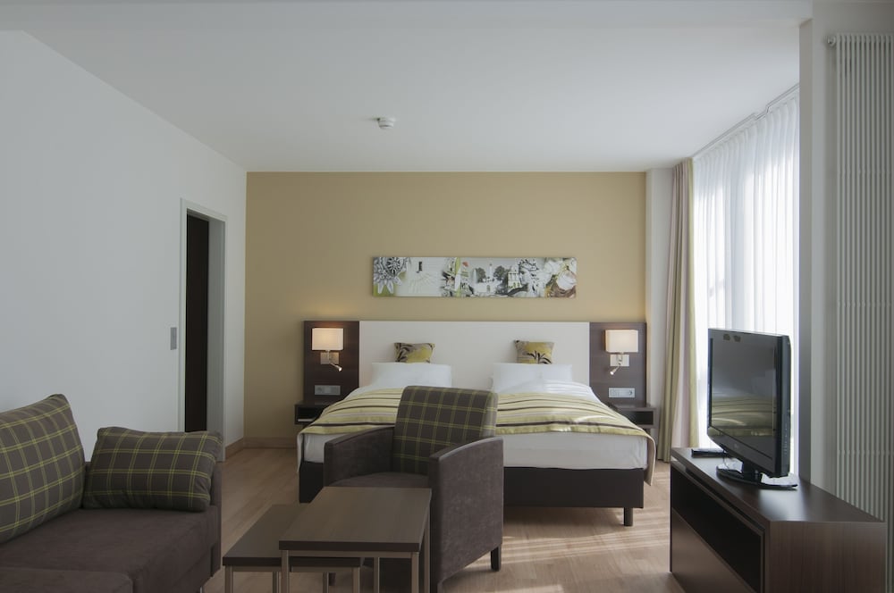 

Brindisi - Monaco di Baviera - Holiday Inn Munich - Unterhaching