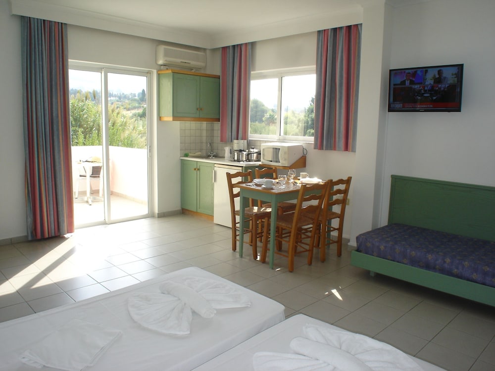 

Milano - Agios Fokas - Andromeda Hotel Apartments