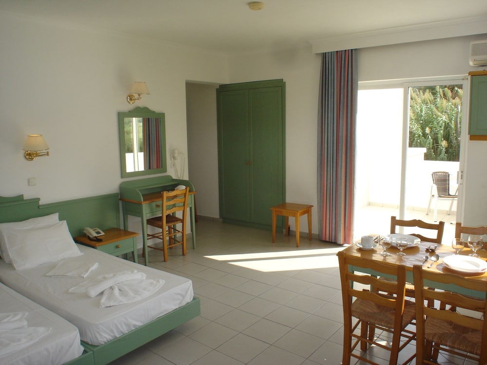 

Pisa - Agios Fokas - Andromeda Hotel Apartments
