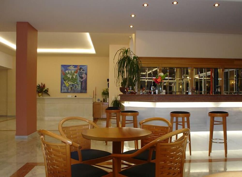

Milano - Agios Fokas - Andromeda Hotel Apartments
