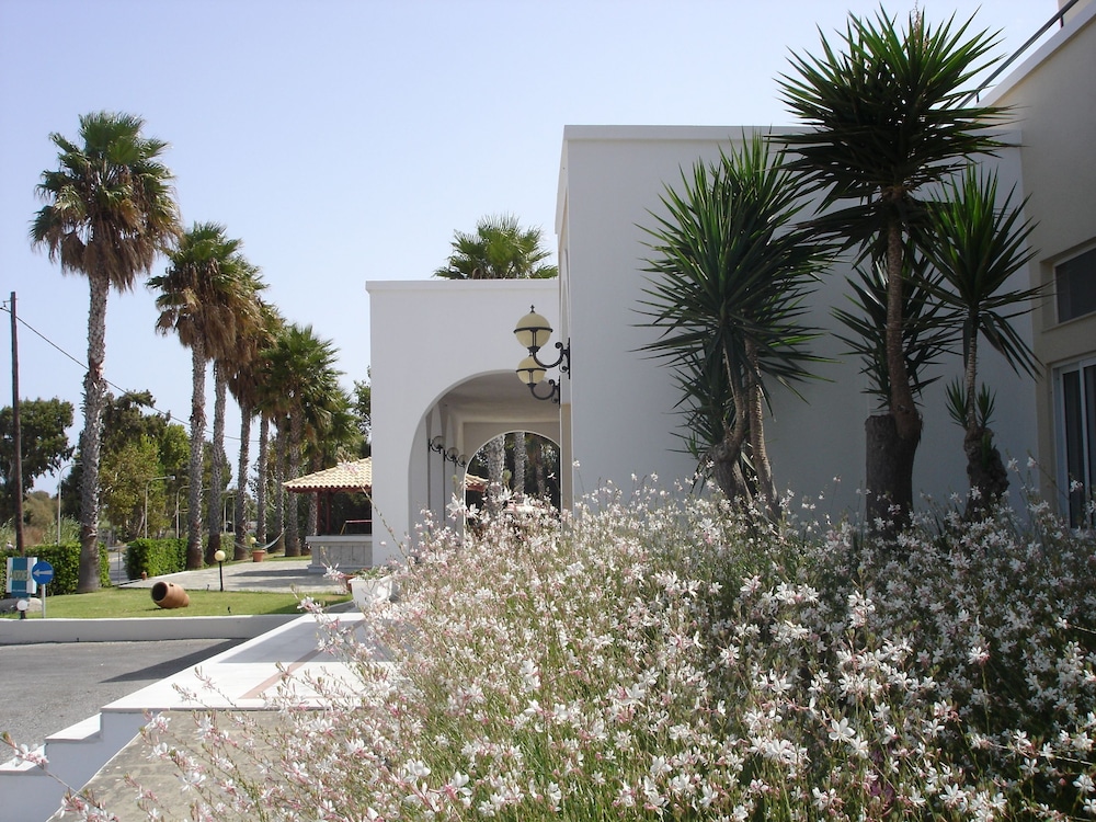 

Bari - Agios Fokas - Andromeda Hotel Apartments