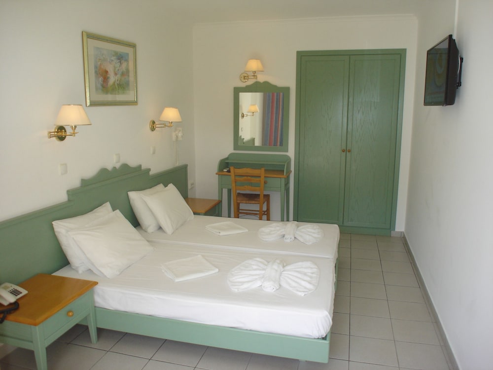 

Roma - Agios Fokas - Andromeda Hotel Apartments