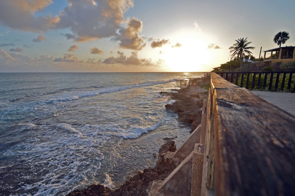 

Milano - Treasure Beach - Beyond Sunset Resort & Villas