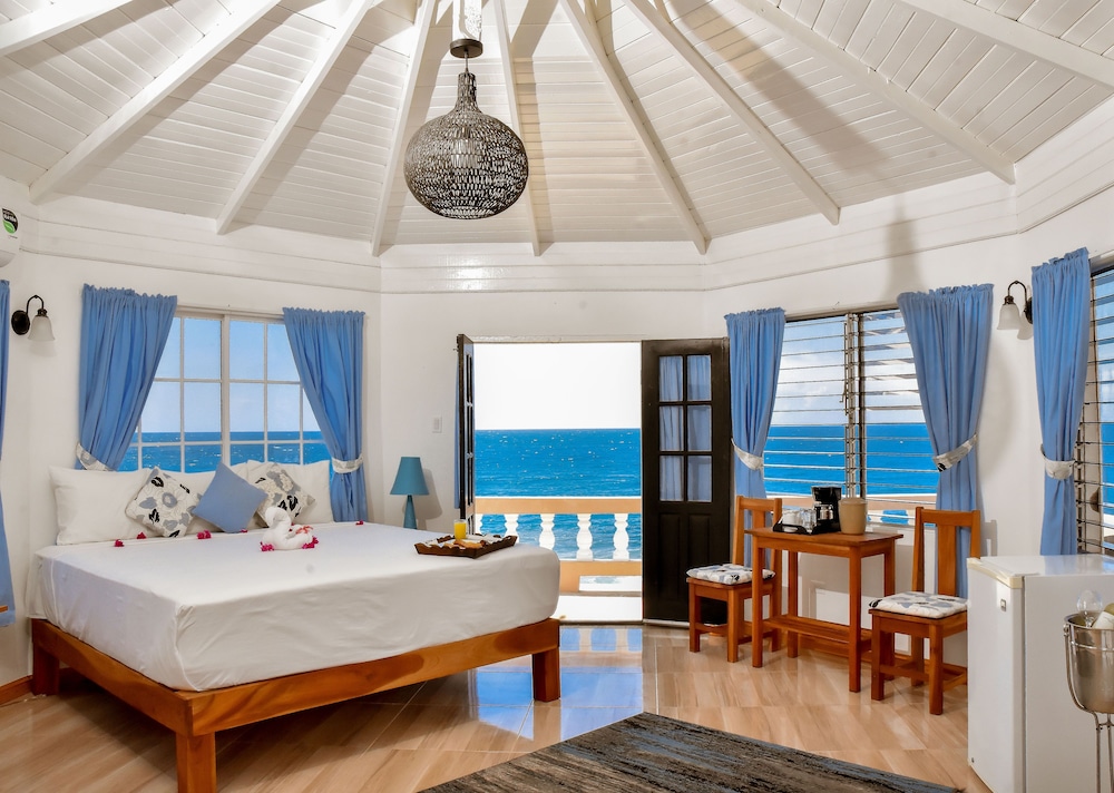 

Roma - Treasure Beach - Beyond Sunset Resort & Villas