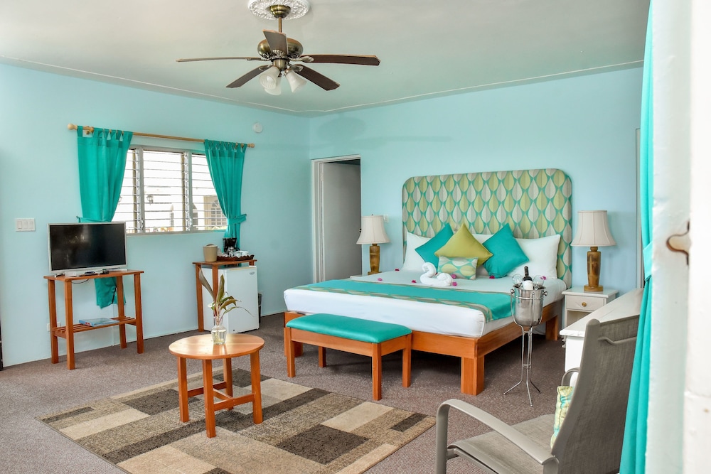 

Verona - Treasure Beach - Beyond Sunset Resort & Villas