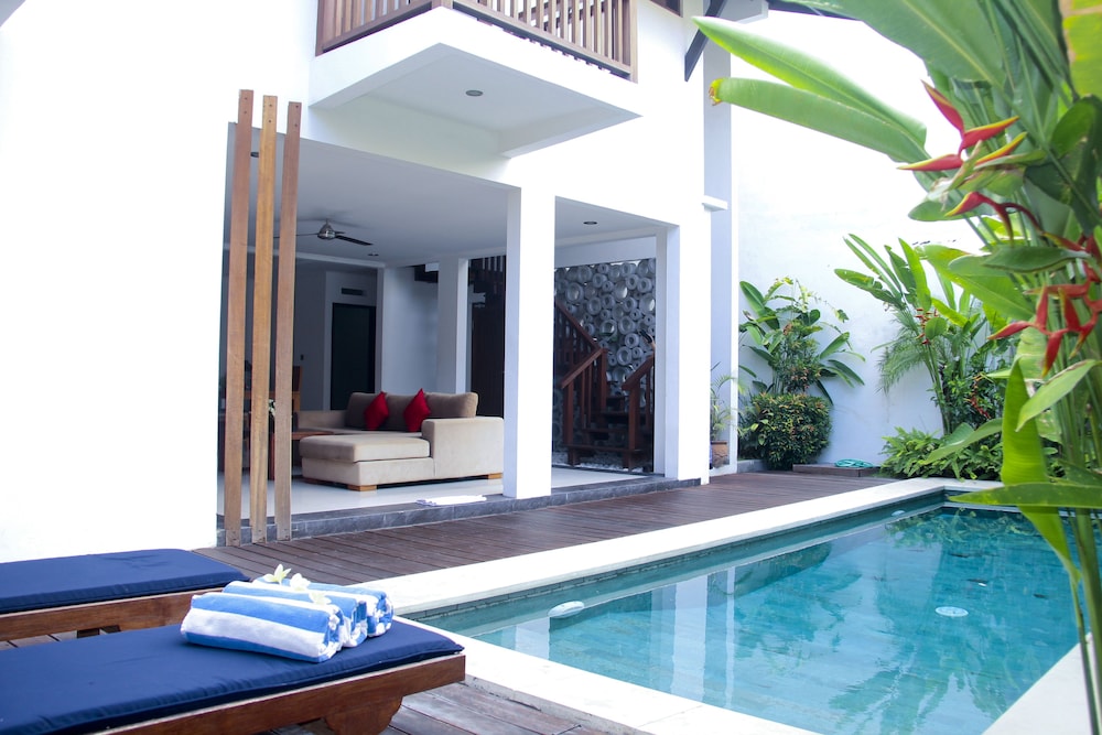 

Bologna - Kerobokan - Delu Villas & Suite