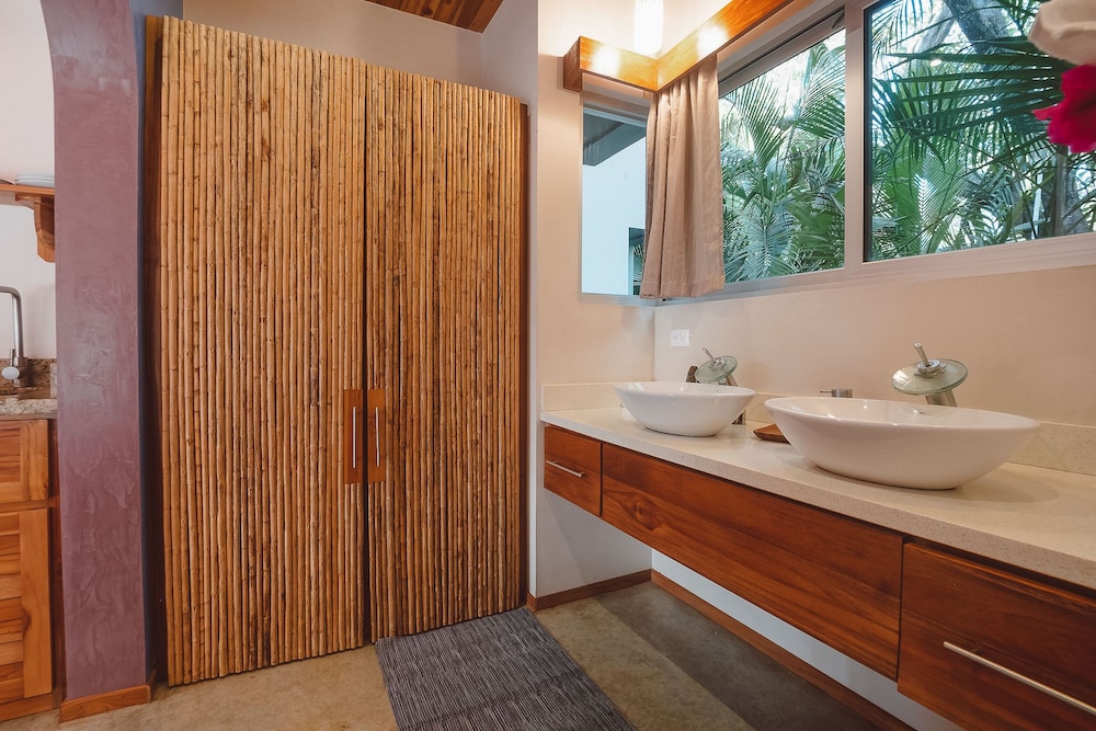

Roma - Nosara - Iluminar Beachfront Suite